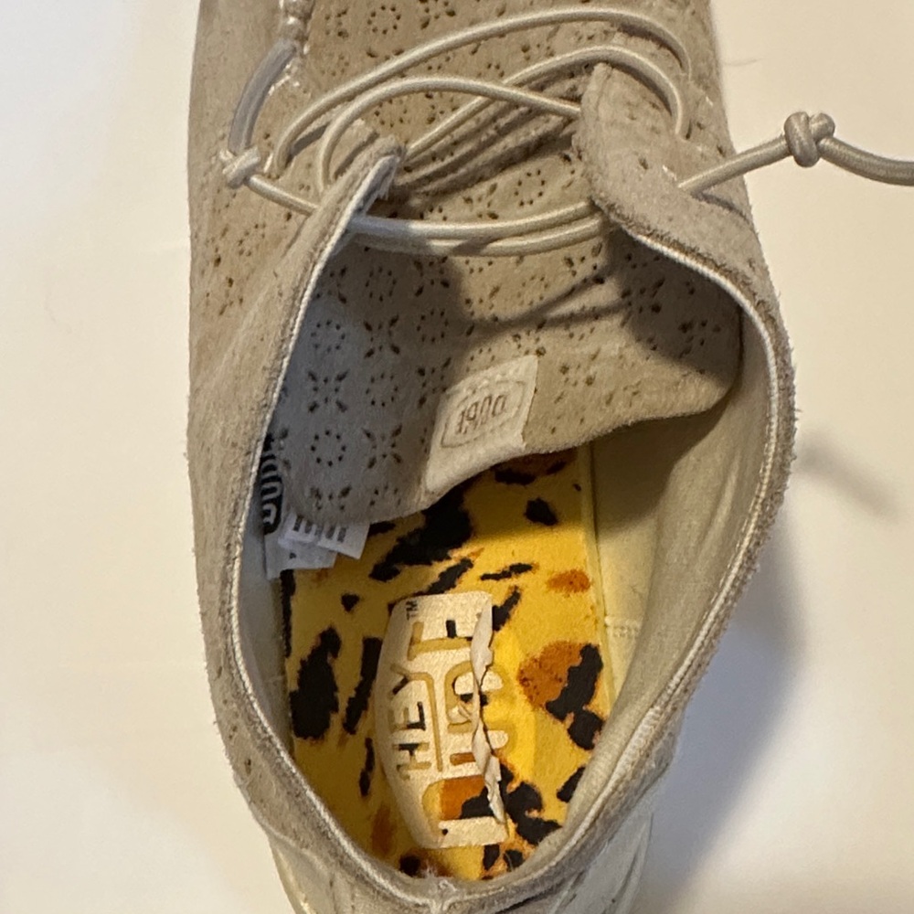 Hey Dude Beige Moccasins - Picture 8 of 14